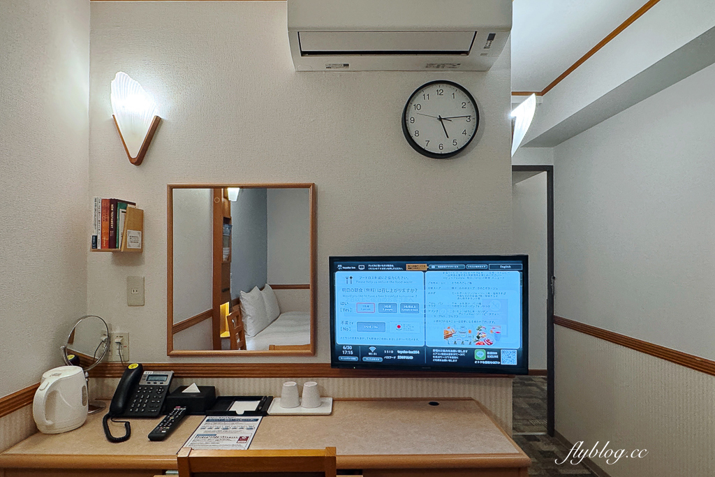 日本北海道｜東橫INN 北海道札幌站南口．札幌車站步行5分鐘，路口就是Seicomart便利商店 @飛天璇的口袋