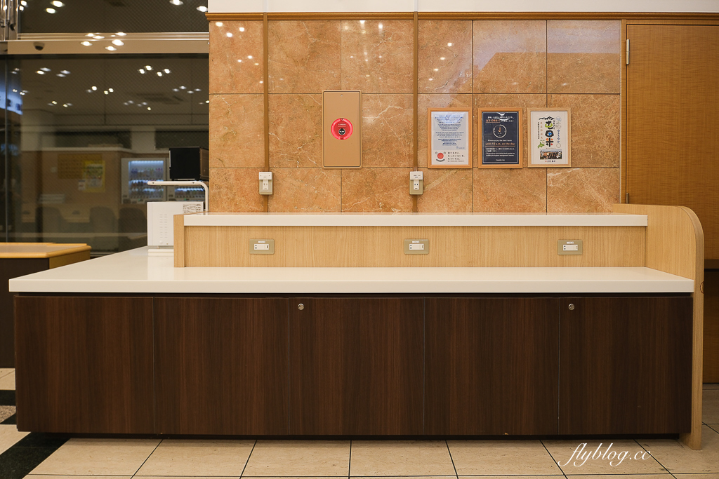 日本北海道｜東橫INN 北海道札幌站南口．札幌車站步行5分鐘，路口就是Seicomart便利商店 @飛天璇的口袋