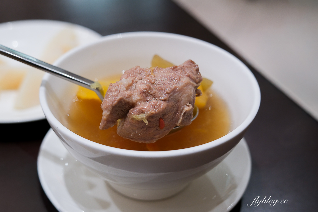 台中北區｜魚麗共同廚房．榮獲台灣500盤與米其林必指南推薦，以時令食材為主每個月更換菜單 @飛天璇的口袋