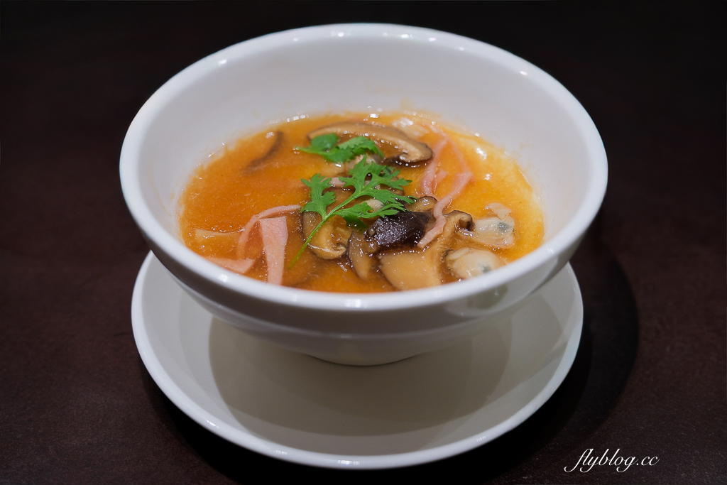 台中北區｜魚麗共同廚房．榮獲台灣500盤與米其林必指南推薦，以時令食材為主每個月更換菜單 @飛天璇的口袋