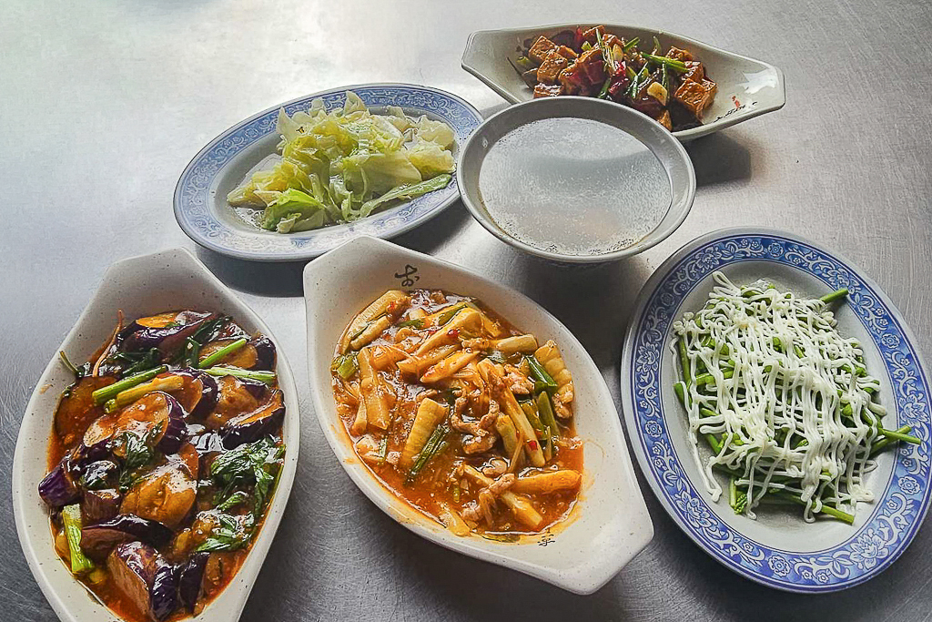 台中太平|原味鴨肉飯.快炒類只要百元上下,太平建材行裡的銅板美食 @飛天璇的口袋 台中太平|原味鴨肉飯.快炒類只要百元上下,太平建材行裡的銅板美食 @飛天璇的口袋