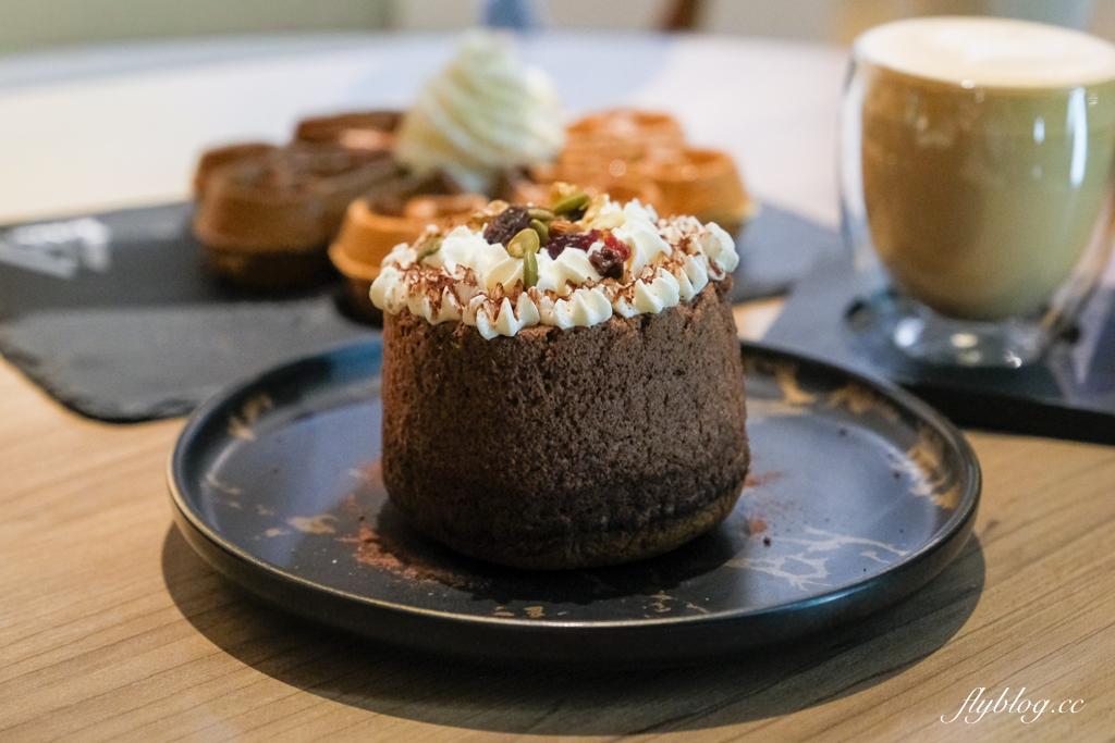 台北中山｜4MANO CAFF&Eacute; X classic．晶華酒店甜點，必點麻糬鬆餅 @飛天璇的口袋