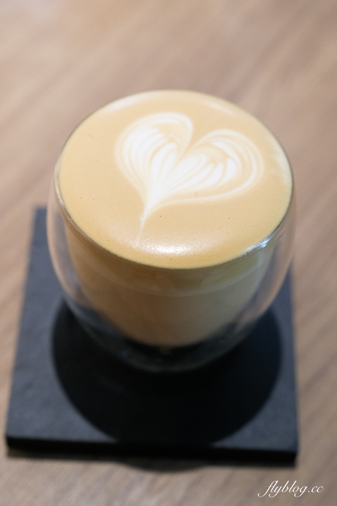 台北中山｜4MANO CAFF&Eacute; X classic．晶華酒店甜點，必點麻糬鬆餅 @飛天璇的口袋