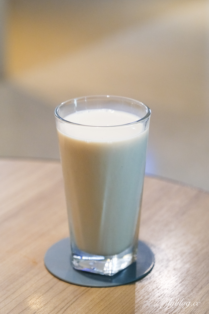 台北中山｜4MANO CAFF&Eacute; X classic．晶華酒店甜點，必點麻糬鬆餅 @飛天璇的口袋