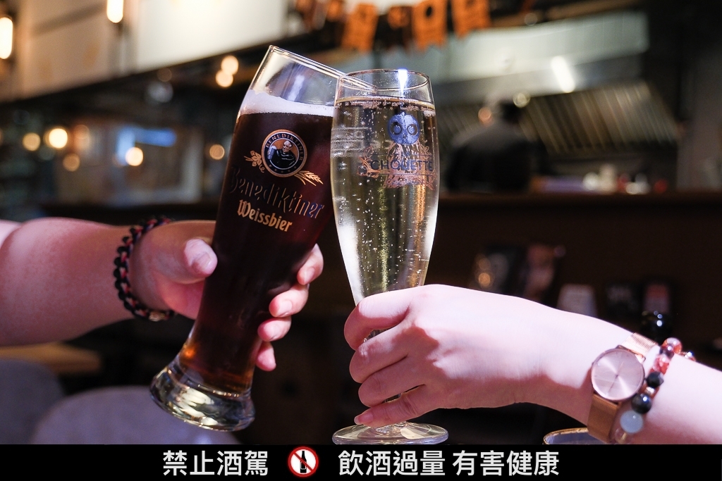 新北林口｜ABV日式居酒館．全台唯一日本稻草燒，超過300種全球精釀啤酒 @飛天璇的口袋