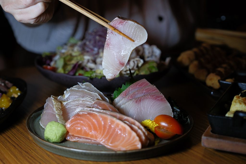 新北林口｜ABV日式居酒館．全台唯一日本稻草燒，超過300種全球精釀啤酒 @飛天璇的口袋