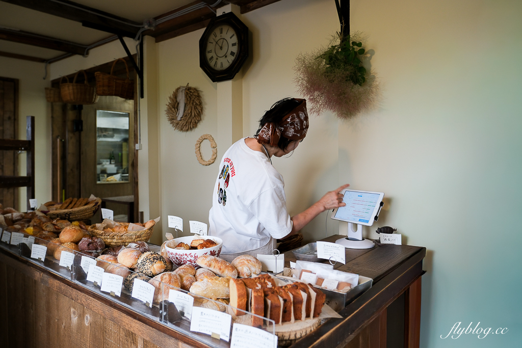 日本北海道｜農場製造所 Hitosaji Farm Bakery．美瑛可愛的麵包店，自家農場北之香小麥製成 @飛天璇的口袋