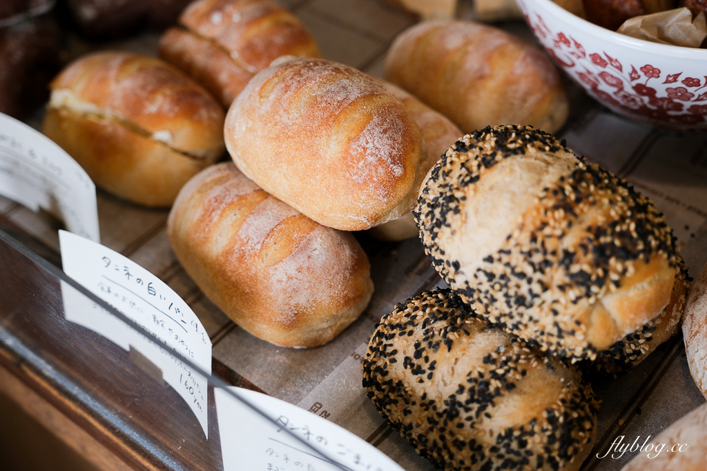 日本北海道｜農場製造所 Hitosaji Farm Bakery．美瑛可愛的麵包店，自家農場北之香小麥製成 @飛天璇的口袋