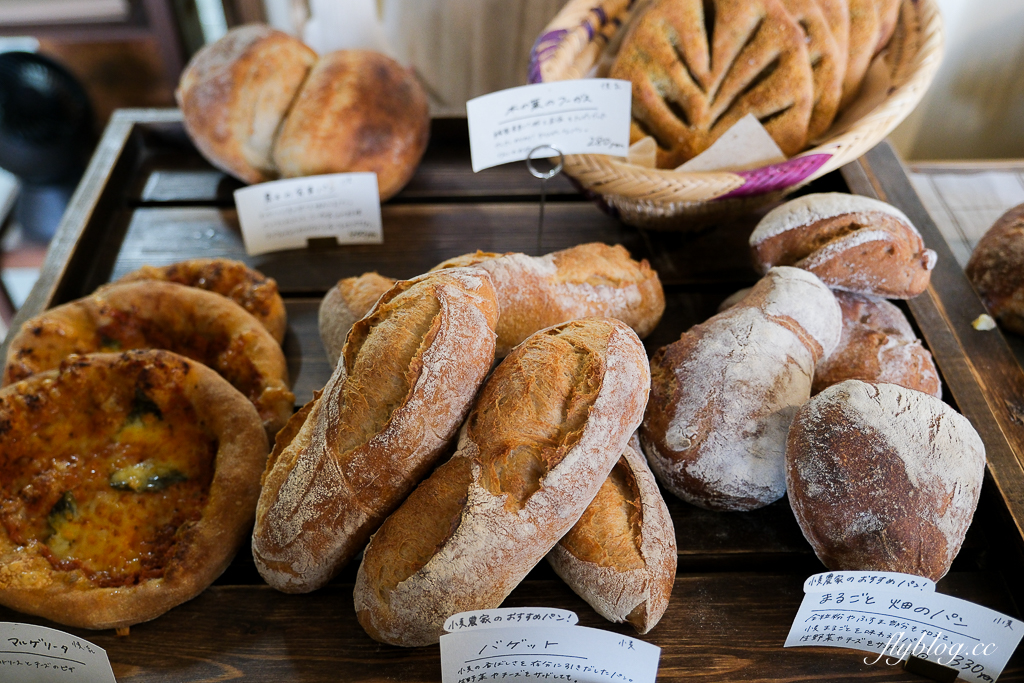 日本北海道｜農場製造所 Hitosaji Farm Bakery．美瑛可愛的麵包店，自家農場北之香小麥製成 @飛天璇的口袋