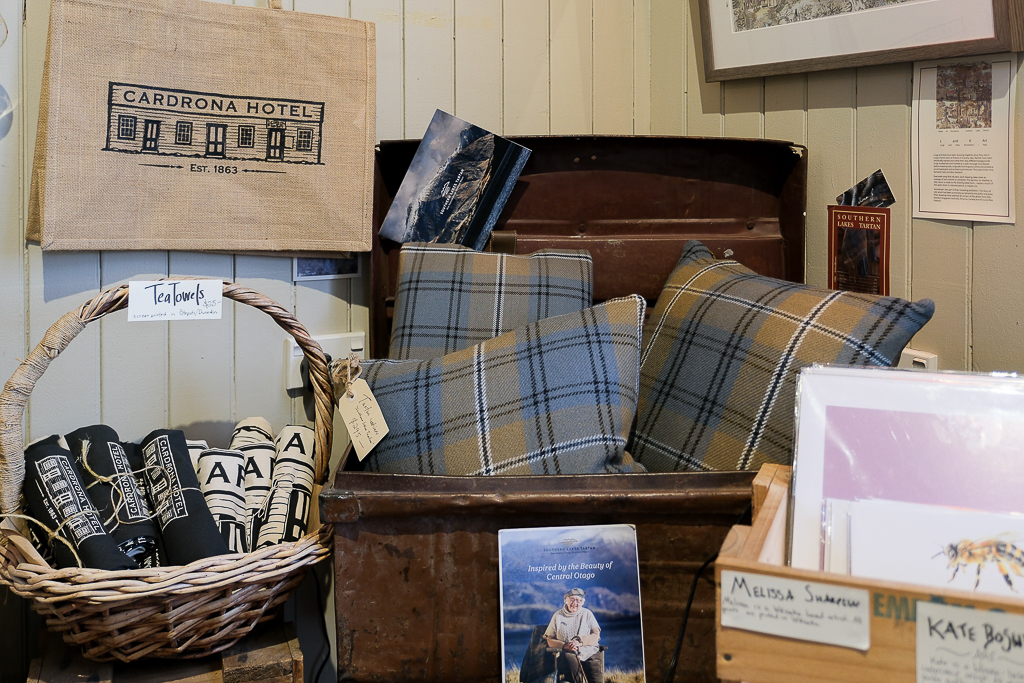 紐西蘭南島｜Cardrona Hotel 卡德羅納酒店．紐西蘭最古老的旅店，魔戒躍馬旅店靈感來源 @飛天璇的口袋