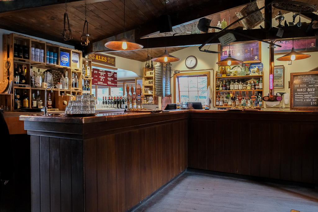 紐西蘭南島｜Cardrona Hotel 卡德羅納酒店．紐西蘭最古老的旅店，魔戒躍馬旅店靈感來源 @飛天璇的口袋