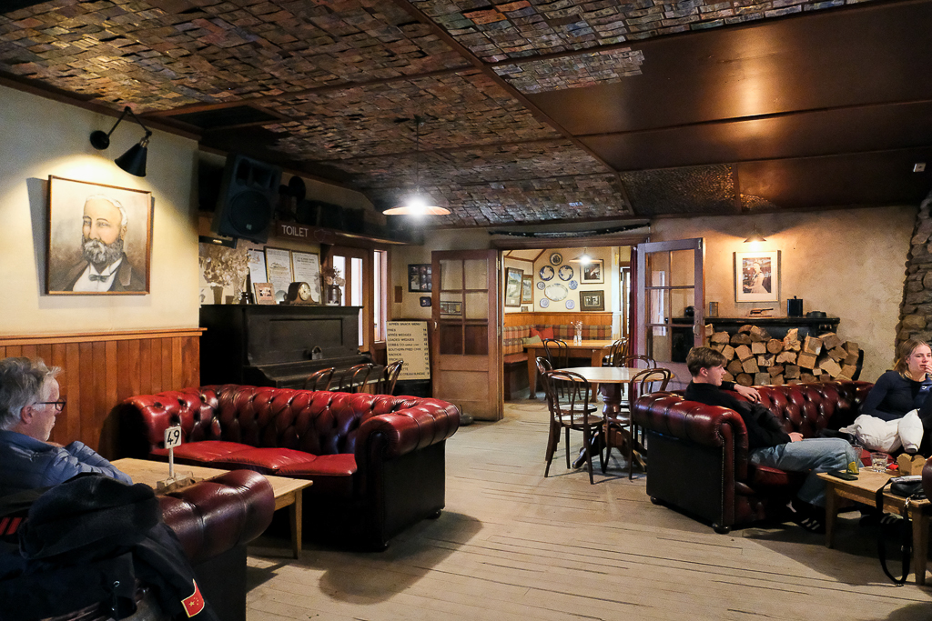 紐西蘭南島｜Cardrona Hotel 卡德羅納酒店．紐西蘭最古老的旅店，魔戒躍馬旅店靈感來源 @飛天璇的口袋