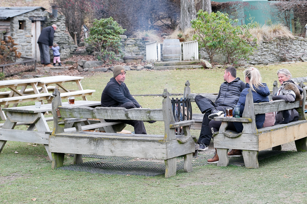紐西蘭南島｜Cardrona Hotel 卡德羅納酒店．紐西蘭最古老的旅店，魔戒躍馬旅店靈感來源 @飛天璇的口袋