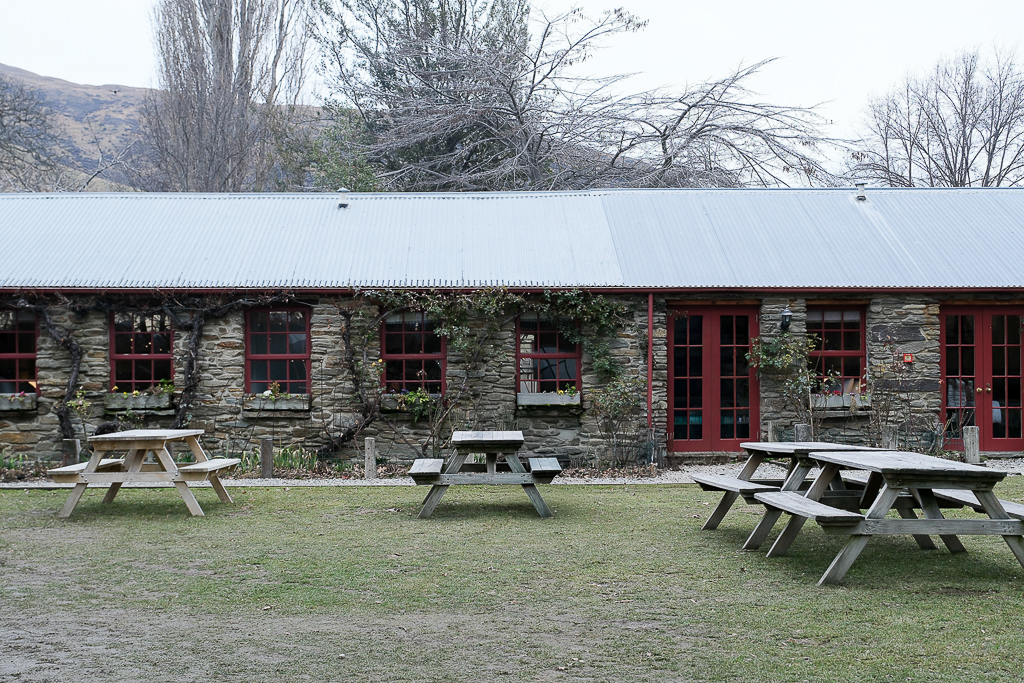 紐西蘭南島｜Cardrona Hotel 卡德羅納酒店．紐西蘭最古老的旅店，魔戒躍馬旅店靈感來源 @飛天璇的口袋