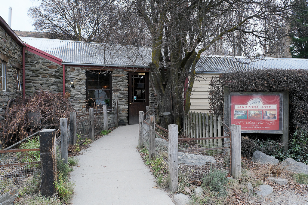 紐西蘭南島｜Cardrona Hotel 卡德羅納酒店．紐西蘭最古老的旅店，魔戒躍馬旅店靈感來源 @飛天璇的口袋