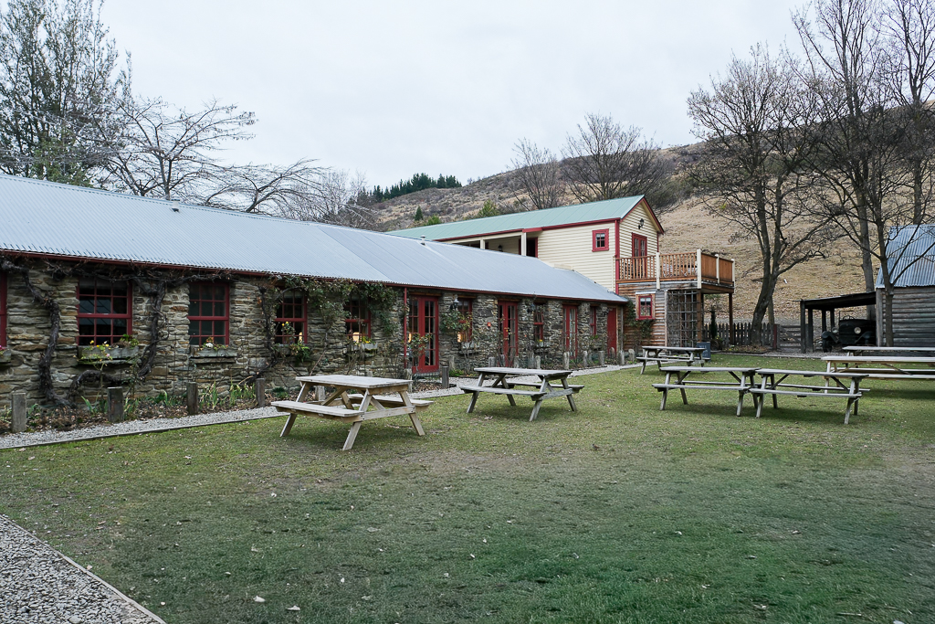 紐西蘭南島｜Cardrona Hotel 卡德羅納酒店．紐西蘭最古老的旅店，魔戒躍馬旅店靈感來源 @飛天璇的口袋
