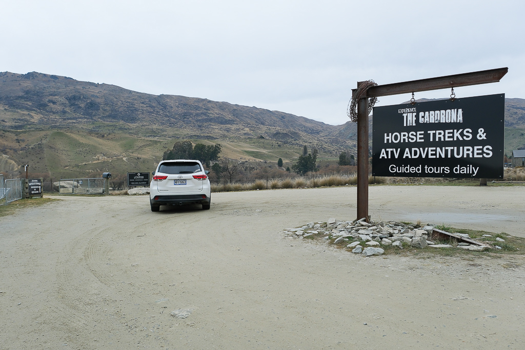 紐西蘭南島｜卡德羅納胸罩圍欄．著名的Cardrona Bra Fence，瓦納卡奇特打卡景點 @飛天璇的口袋