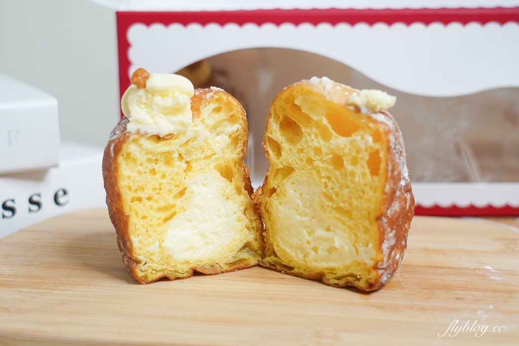 桃園中壢｜佳樂精緻蛋糕專賣店．桃園高鐵限定生乳甜甜圈，每天限量都會提早賣完 @飛天璇的口袋