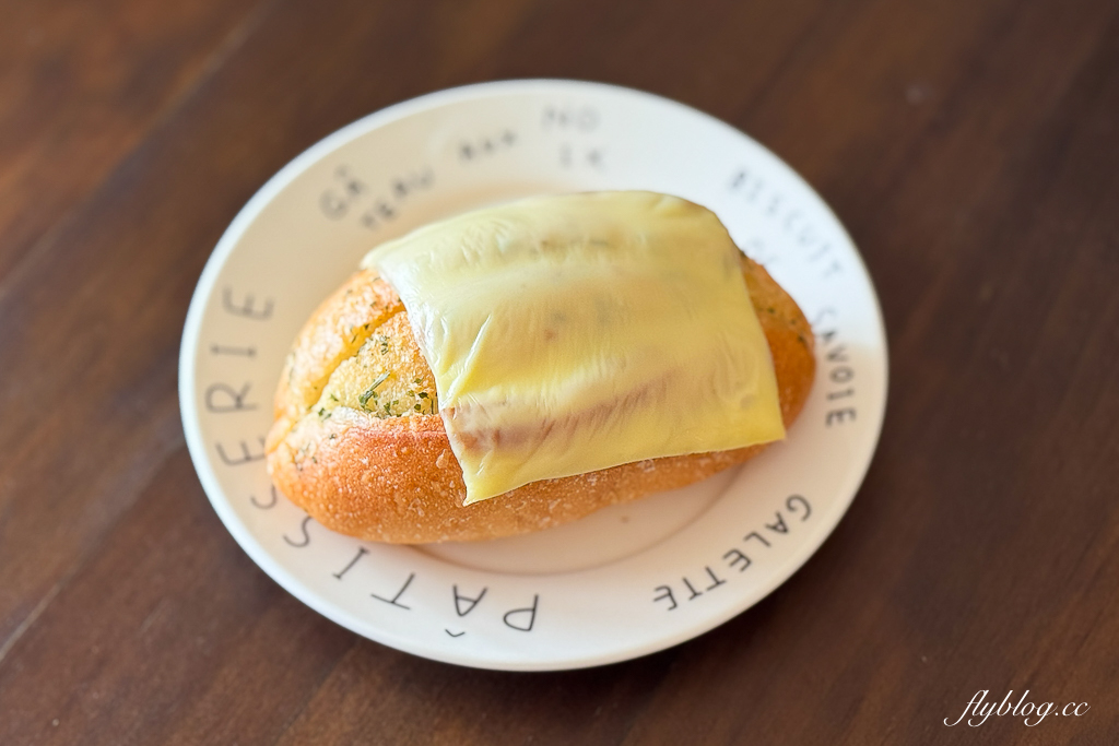 台中北屯｜可倫洛夫烘焙坊．網友推薦台中貝果，假日限定酸種麵包 @飛天璇的口袋