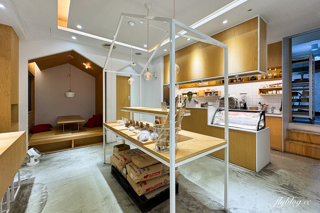 台中北屯｜可倫洛夫烘焙坊．網友推薦台中貝果，假日限定酸種麵包 @飛天璇的口袋