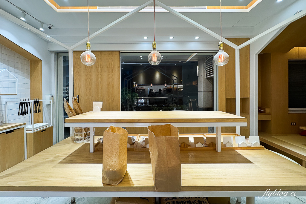 台中北屯｜可倫洛夫烘焙坊．網友推薦台中貝果，假日限定酸種麵包 @飛天璇的口袋