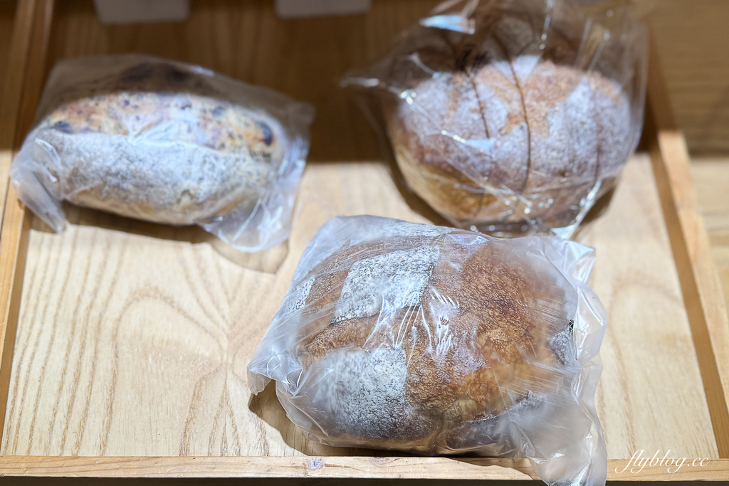 台中北屯｜可倫洛夫烘焙坊．網友推薦台中貝果，假日限定酸種麵包 @飛天璇的口袋