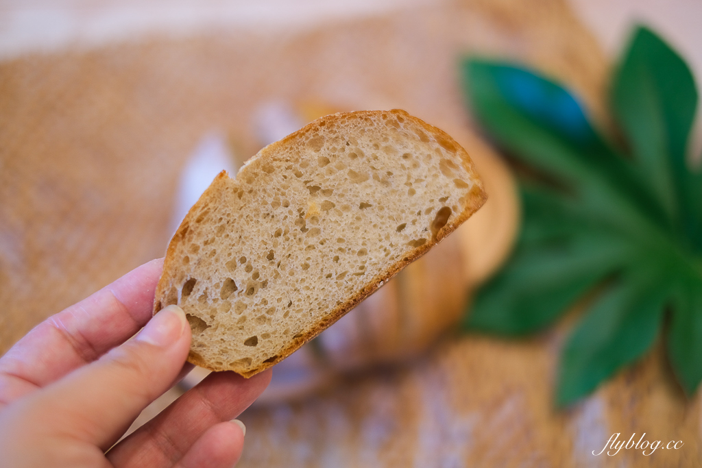 台中北屯｜可倫洛夫烘焙坊．網友推薦台中貝果，假日限定酸種麵包 @飛天璇的口袋