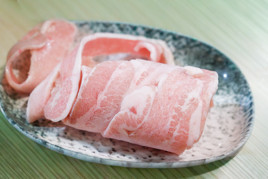 台中北屯｜食藝石頭火鍋 水湳店．傳統現炒火鍋，濃濃的懷舊風 @飛天璇的口袋