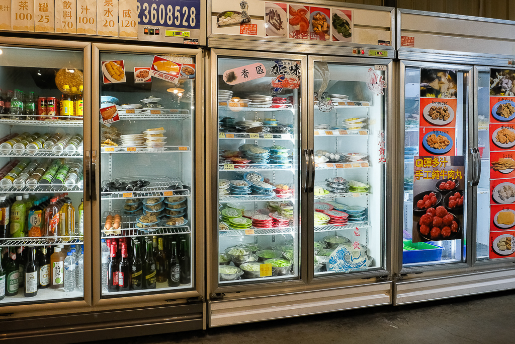 台中北屯｜食藝石頭火鍋 水湳店．傳統現炒火鍋，濃濃的懷舊風 @飛天璇的口袋