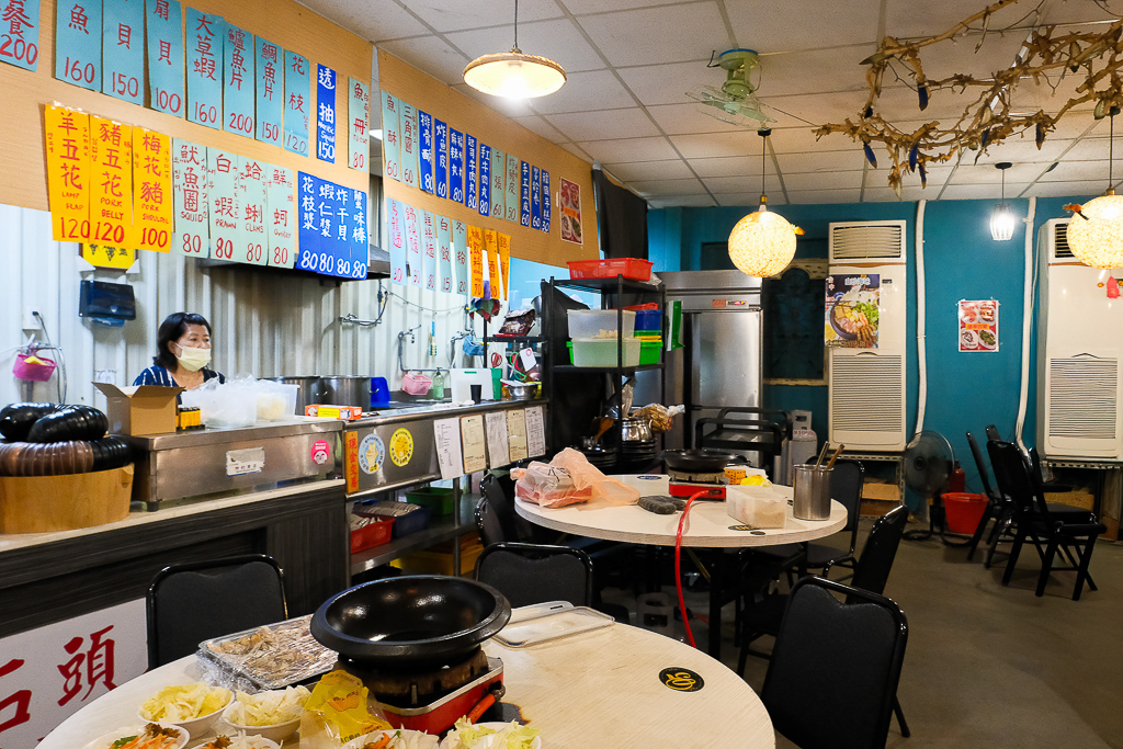 台中北屯｜食藝石頭火鍋 水湳店．傳統現炒火鍋，濃濃的懷舊風 @飛天璇的口袋