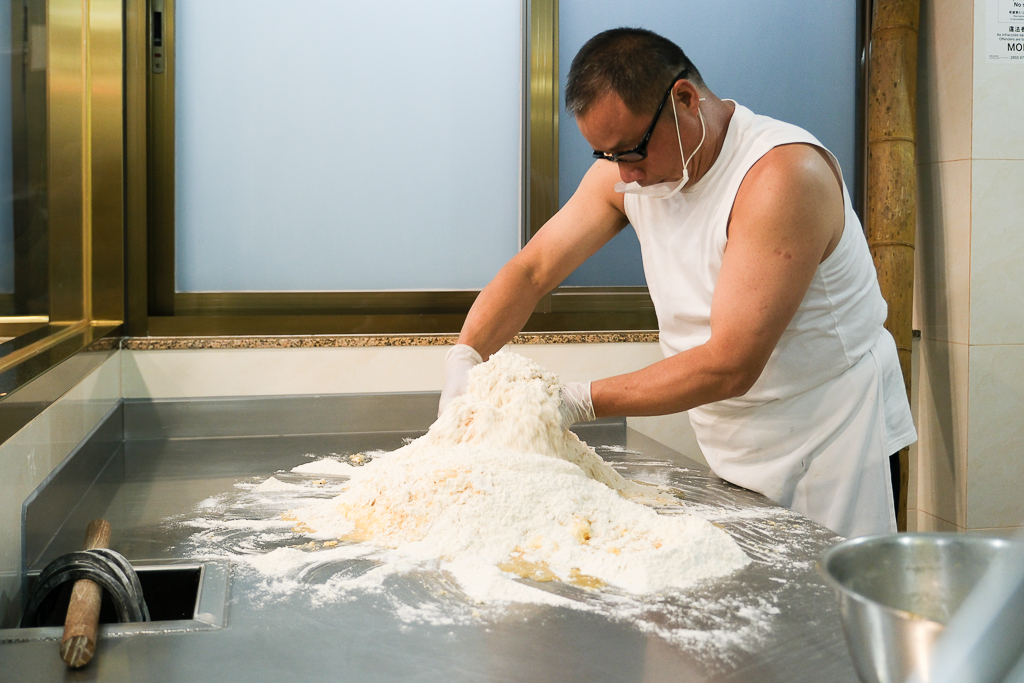 澳門氹仔｜肥仔文美食．遵循古法手打竹升麵，澳門宵夜美食水蟹粥 @飛天璇的口袋