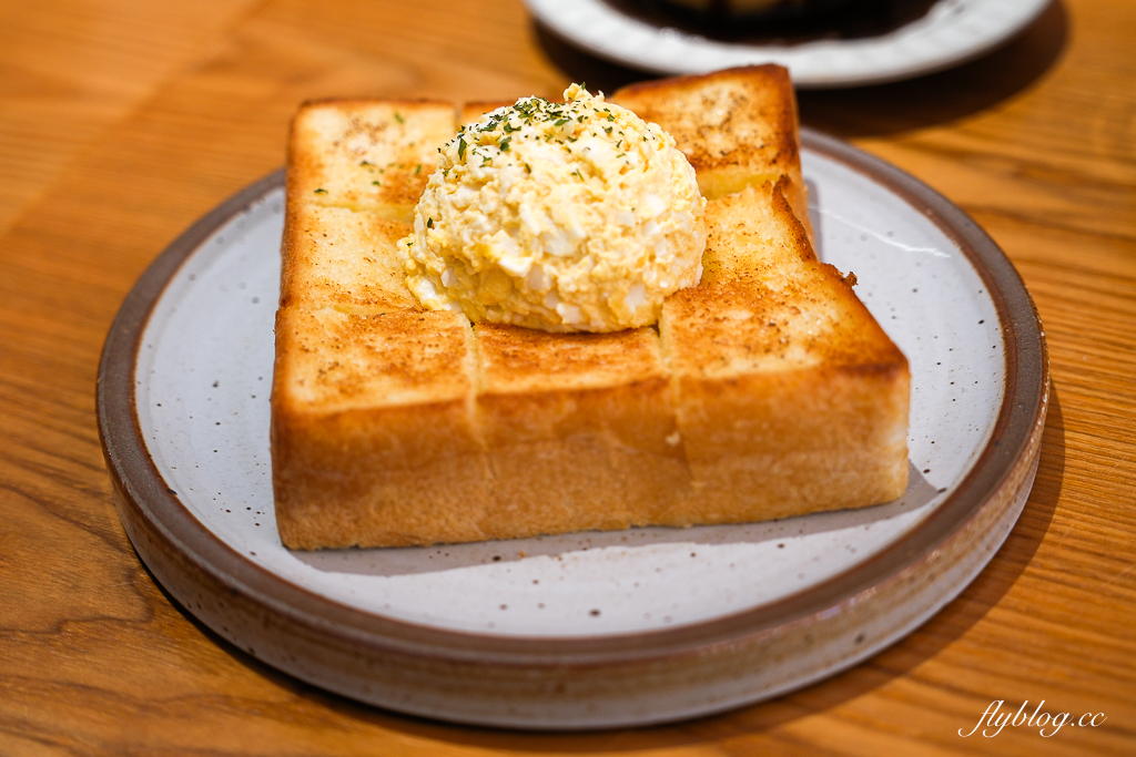 台北松山｜Fly Cafe．心中第一名的蒼蠅哥肉桂捲，台灣500甜推薦 @飛天璇的口袋