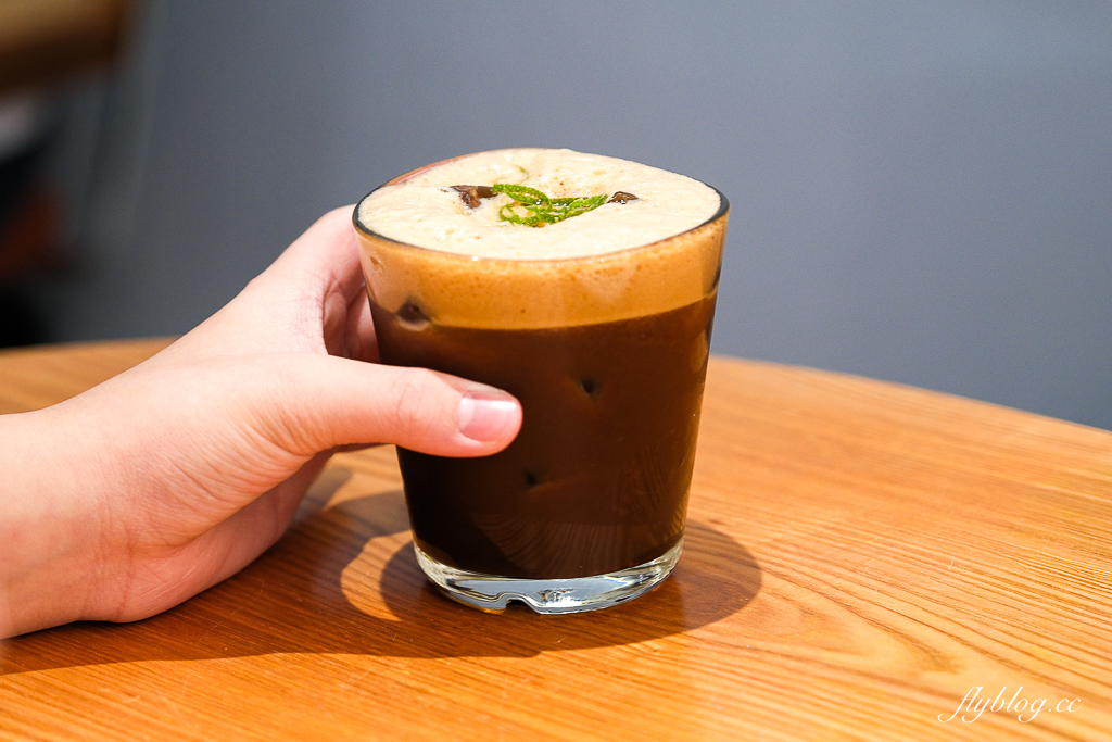 台北松山｜Fly Cafe．心中第一名的蒼蠅哥肉桂捲，台灣500甜推薦 @飛天璇的口袋