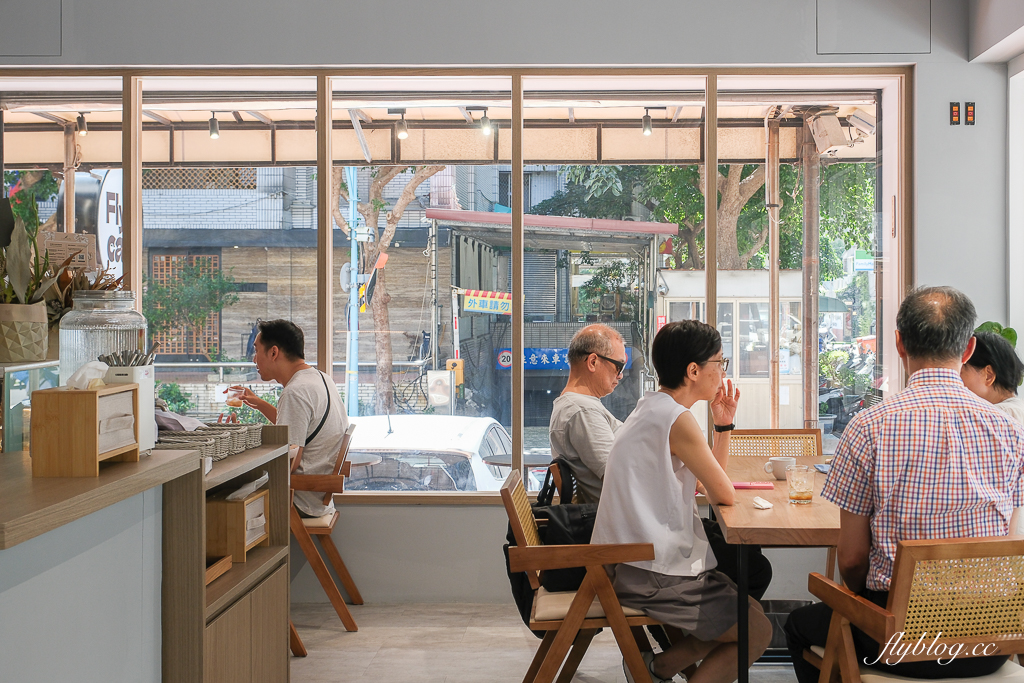 台北松山｜Fly Cafe．心中第一名的蒼蠅哥肉桂捲，台灣500甜推薦 @飛天璇的口袋