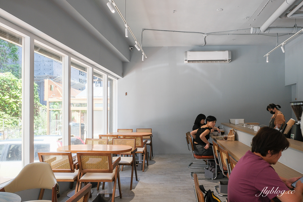 台北松山｜Fly Cafe．心中第一名的蒼蠅哥肉桂捲，台灣500甜推薦 @飛天璇的口袋