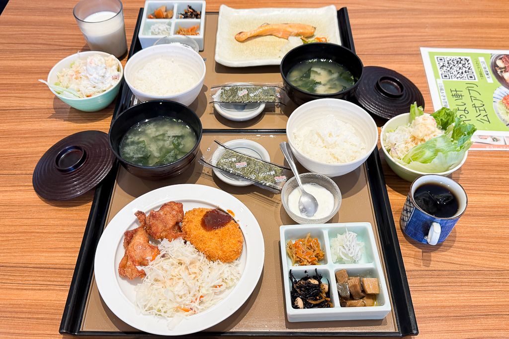 日本北海道｜JR INN札幌站南口．飯店附有大浴場，早餐配合彌生軒定食 @飛天璇的口袋