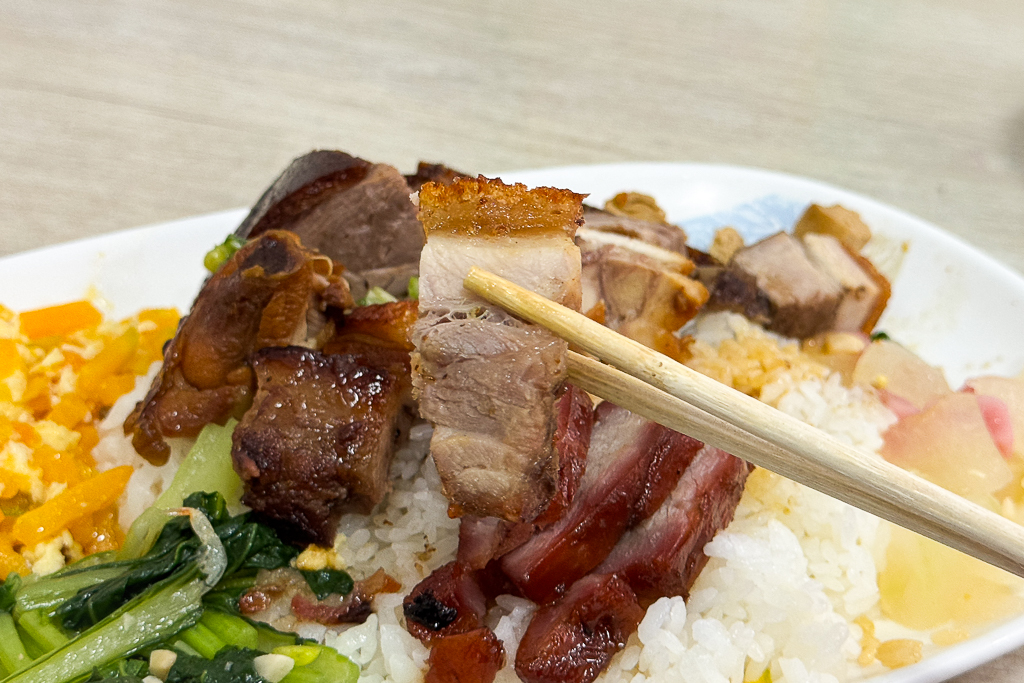 台中西屯｜香港鴻利燒臘快餐．逢甲商圈人氣便當，份量多價格實在 @飛天璇的口袋