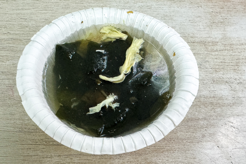 台中西屯｜香港鴻利燒臘快餐．逢甲商圈人氣便當，份量多價格實在 @飛天璇的口袋