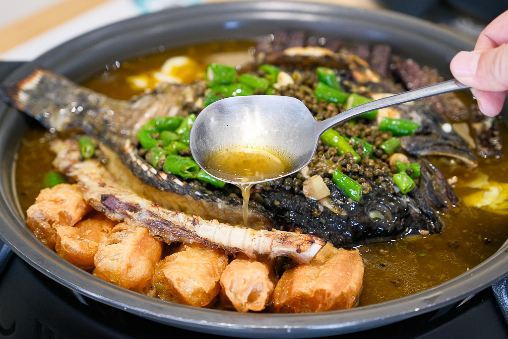台中北區｜麻川川青花椒烤魚．100%正宗重慶風味，活魚現撈現煮香又辣 @飛天璇的口袋