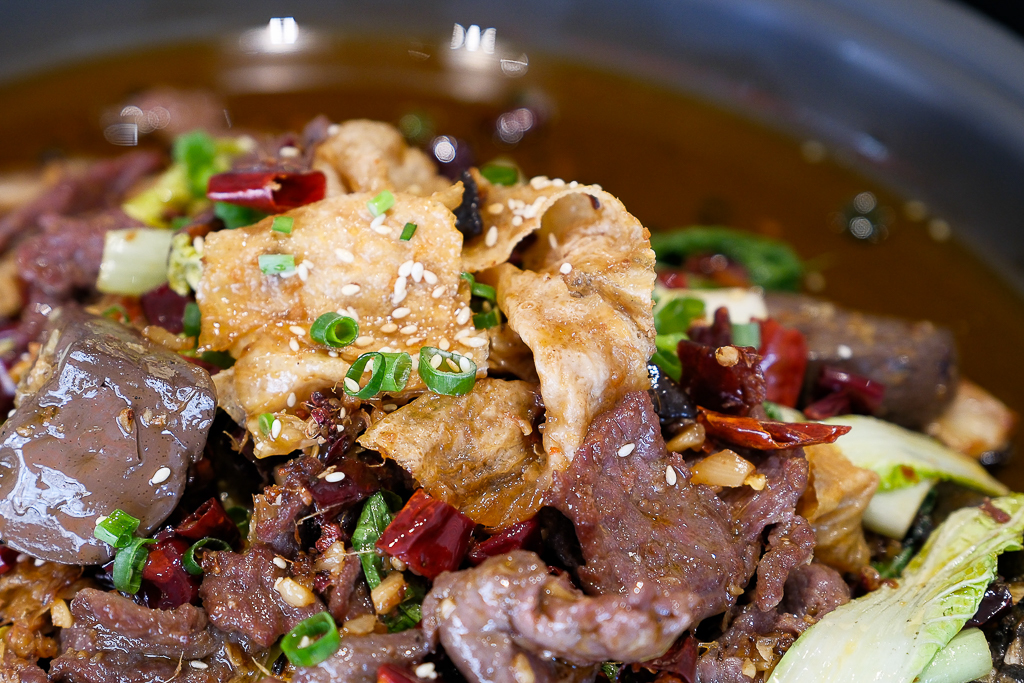 台中北區｜麻川川青花椒烤魚．100%正宗重慶風味，活魚現撈現煮香又辣 @飛天璇的口袋