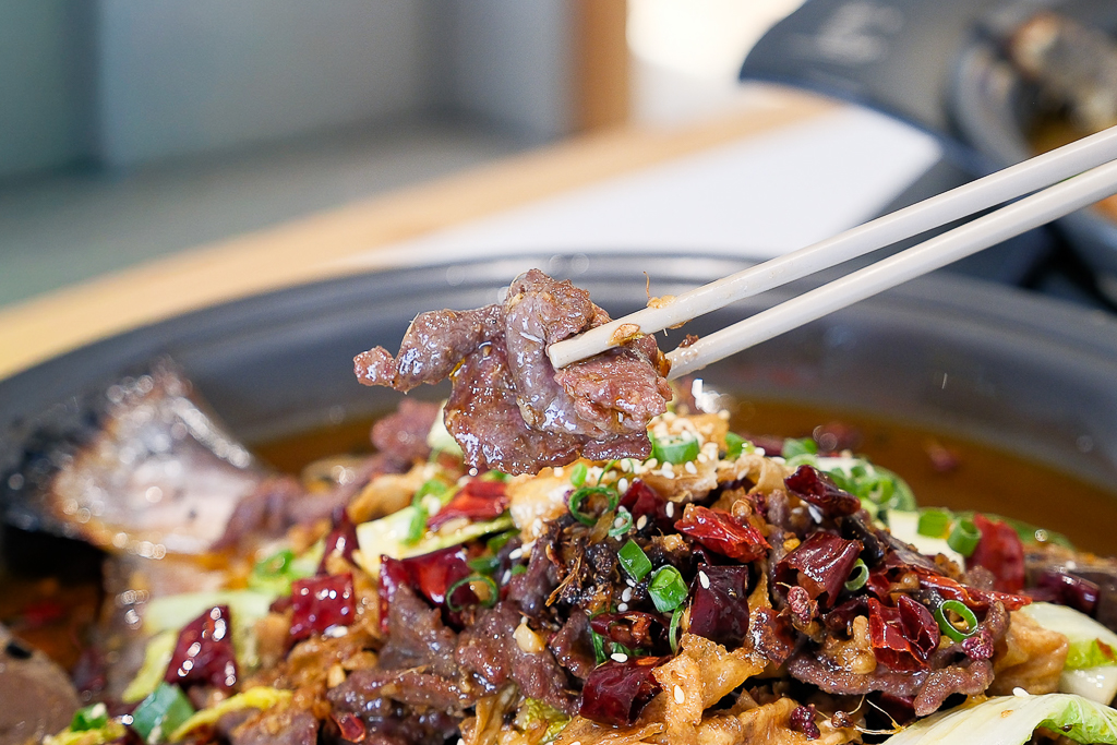 台中北區｜麻川川青花椒烤魚．100%正宗重慶風味，活魚現撈現煮香又辣 @飛天璇的口袋