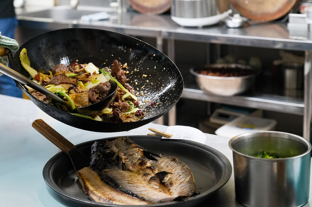 台中北區｜麻川川青花椒烤魚．100%正宗重慶風味，活魚現撈現煮香又辣 @飛天璇的口袋