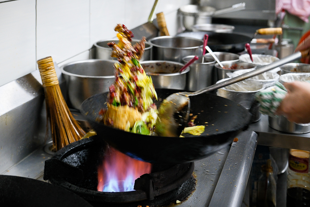 台中北區｜麻川川青花椒烤魚．100%正宗重慶風味，活魚現撈現煮香又辣 @飛天璇的口袋