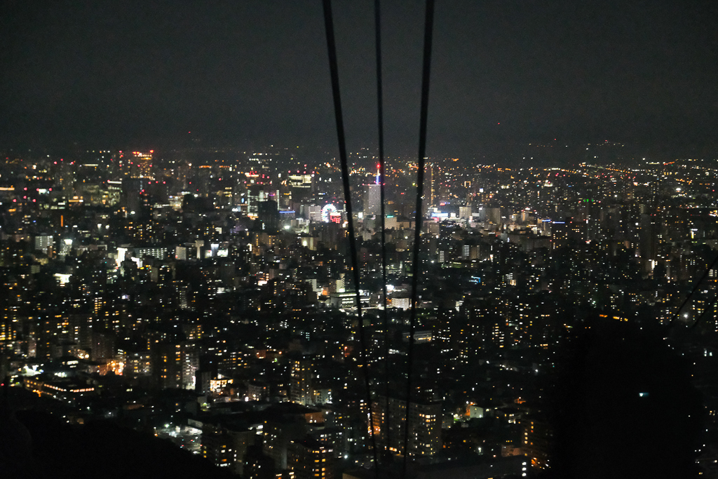 日本北海道｜藻岩山夜景．日本新三大夜景之一，札幌市區到纜車站交通方式 @飛天璇的口袋