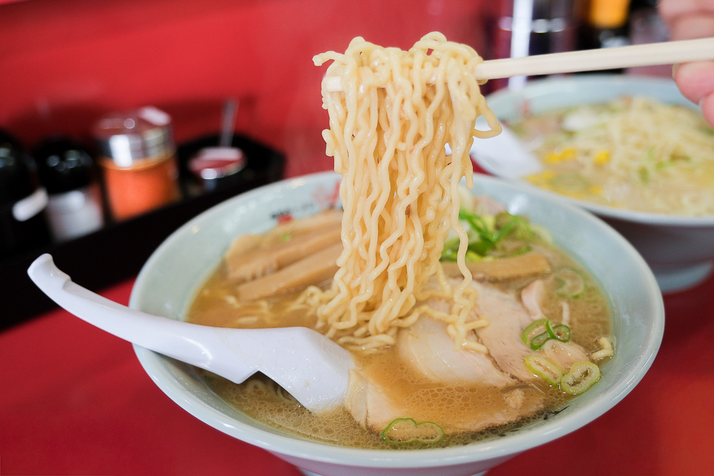 日本北海道｜旭川拉麵村 梅光軒．榮獲旭川拉麵大賞，米其林指南推薦拉麵 @飛天璇的口袋