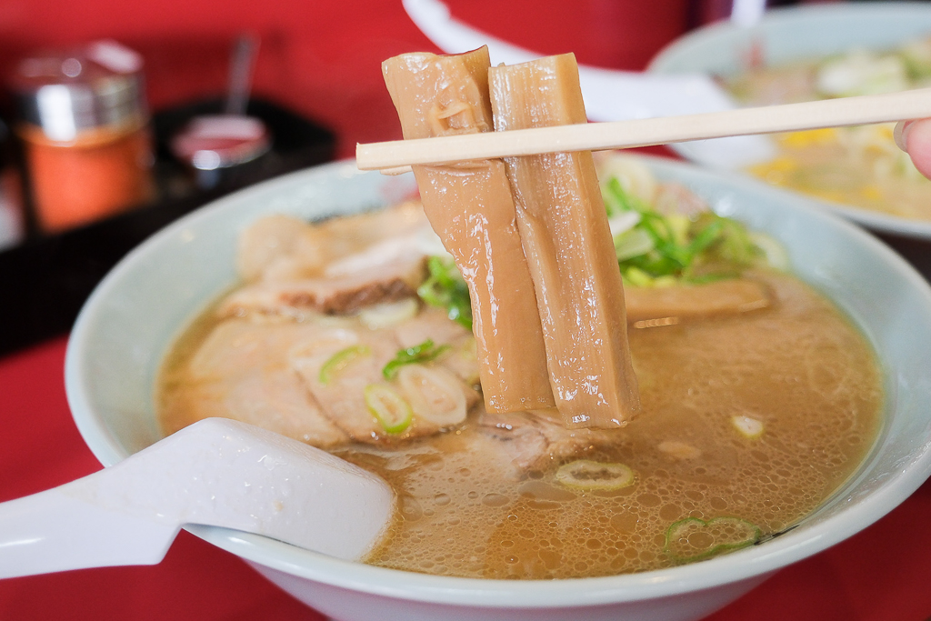 日本北海道｜旭川拉麵村 梅光軒．榮獲旭川拉麵大賞，米其林指南推薦拉麵 @飛天璇的口袋