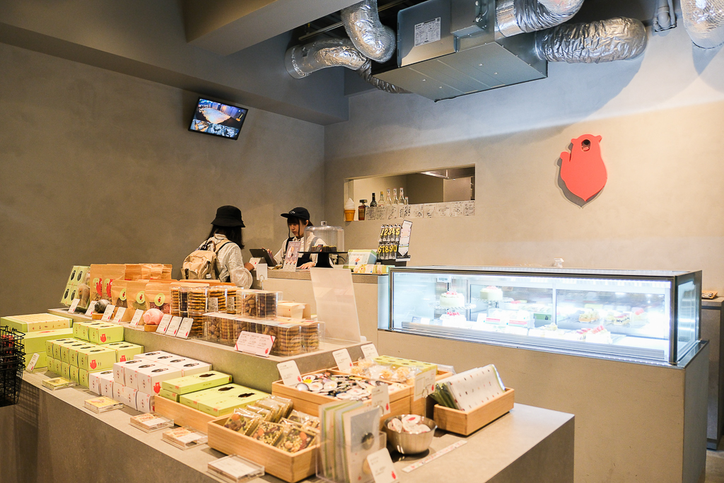 日本北海道｜佐藤堂．札幌深夜版排隊甜點，超好吃的芭菲和蛋糕 @飛天璇的口袋