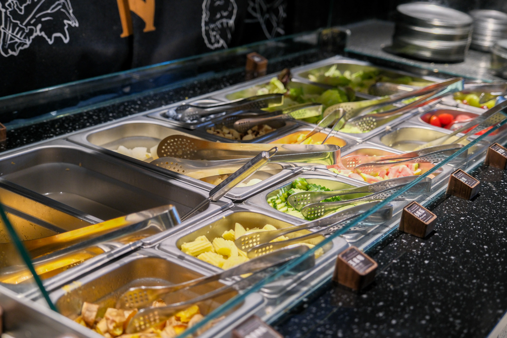 台中西屯｜燒肉MEN朝富店．個人套餐499起自助吧無限續，溫室水耕生菜和Haagen-Dazs冰淇淋 @飛天璇的口袋