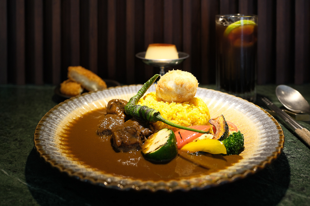 台中西區｜壱絕咖哩．模範街質感級咖哩店，台中少見的乾咖哩 @飛天璇的口袋