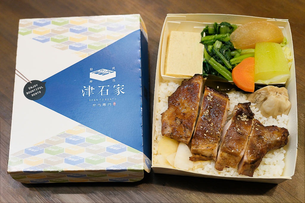 台中南屯｜津石家便當專賣．台中文青風便當店，11種主食可以選擇 @飛天璇的口袋